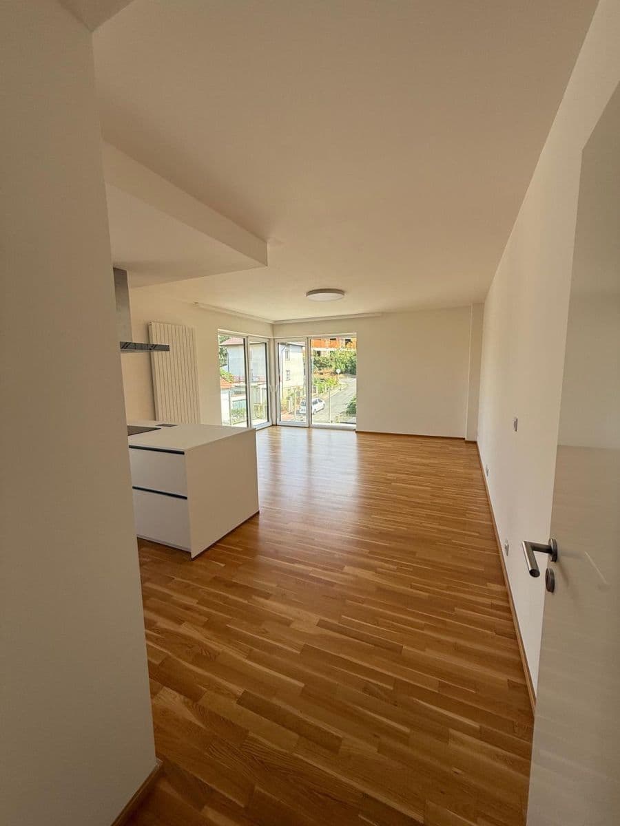 2 bedroom with open-plan kitchen flat to rent, 105 m², Herdovská, Prague, Prague 2 bedroom with open-plan kitchen flat to rent, 105 m², Herdovská, Prague, Prague