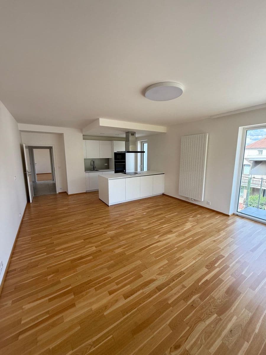 2 bedroom with open-plan kitchen flat to rent, 105 m², Herdovská, Prague, Prague 2 bedroom with open-plan kitchen flat to rent, 105 m², Herdovská, Prague, Prague