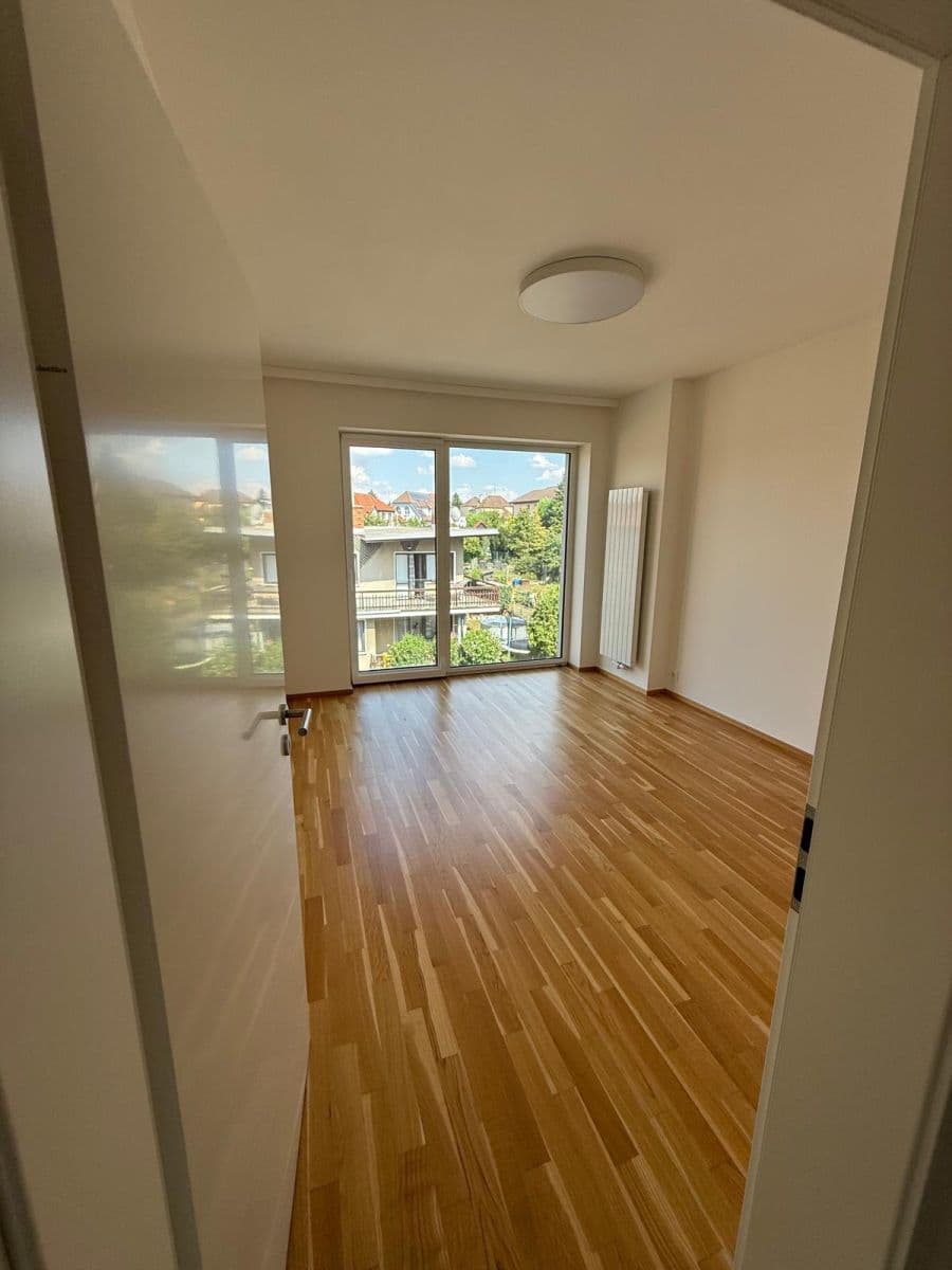 2 bedroom with open-plan kitchen flat to rent, 105 m², Herdovská, Prague, Prague 2 bedroom with open-plan kitchen flat to rent, 105 m², Herdovská, Prague, Prague