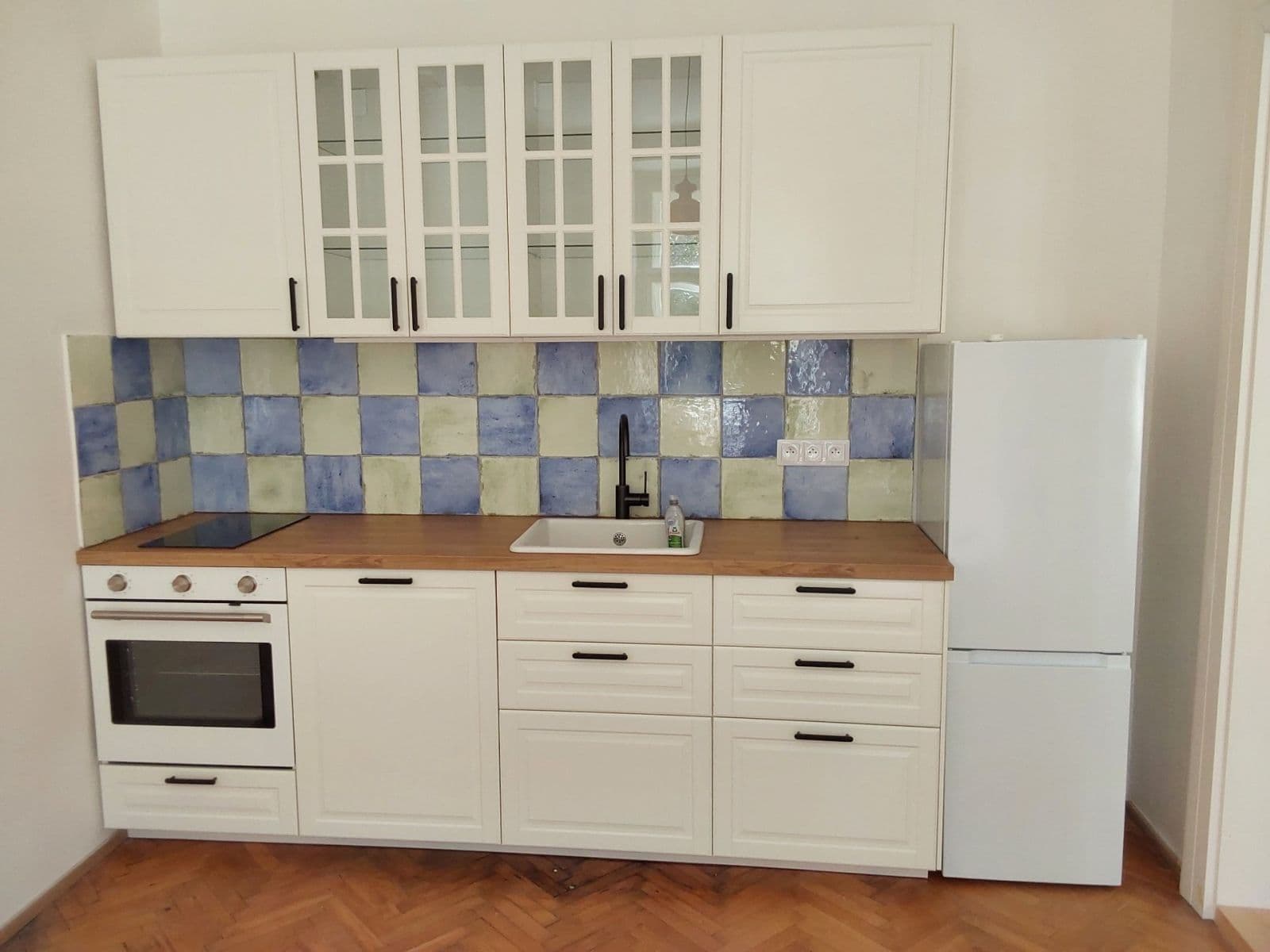 1 bedroom with open-plan kitchen flat to rent, 42 m², Madridská, Prague, Prague 1 bedroom with open-plan kitchen flat to rent, 42 m², Madridská, Prague, Prague