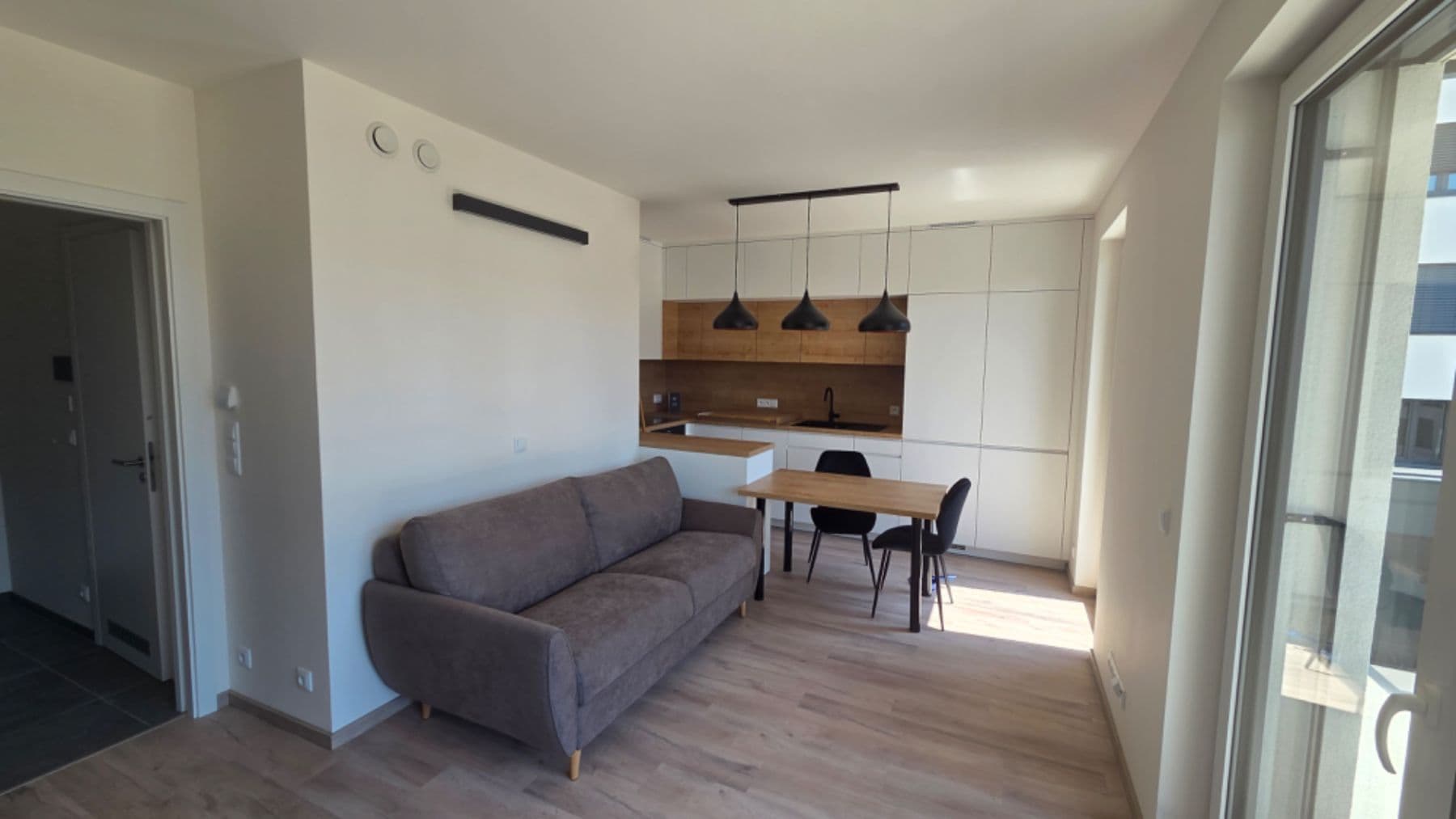 Studio flat to rent, 39 m², Kolmanova, Prague, Prague Studio flat to rent, 39 m², Kolmanova, Prague, Prague