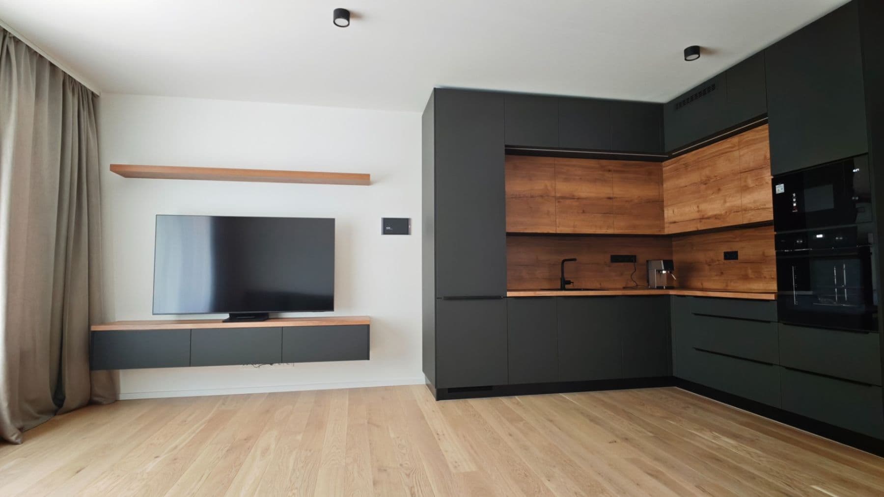 1 bedroom with open-plan kitchen flat to rent, 60 m², Hábova, Prague, Prague 1 bedroom with open-plan kitchen flat to rent, 60 m², Hábova, Prague, Prague