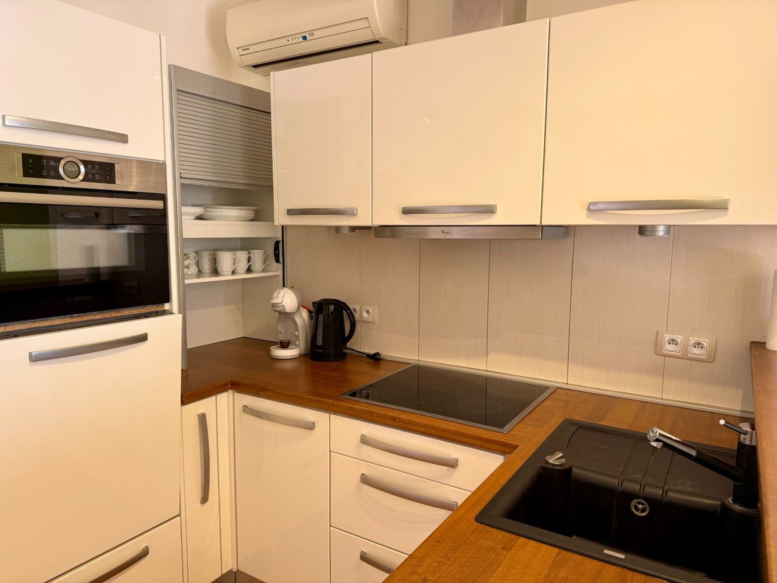 1 bedroom with open-plan kitchen flat to rent, 62 m², Bořivojova, Prague, Prague 1 bedroom with open-plan kitchen flat to rent, 62 m², Bořivojova, Prague, Prague