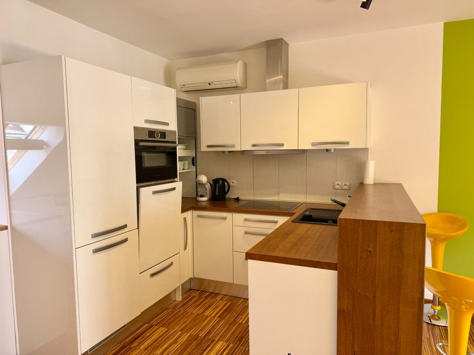 1 bedroom with open-plan kitchen flat to rent, 62 m², Bořivojova, Prague, Prague 1 bedroom with open-plan kitchen flat to rent, 62 m², Bořivojova, Prague, Prague