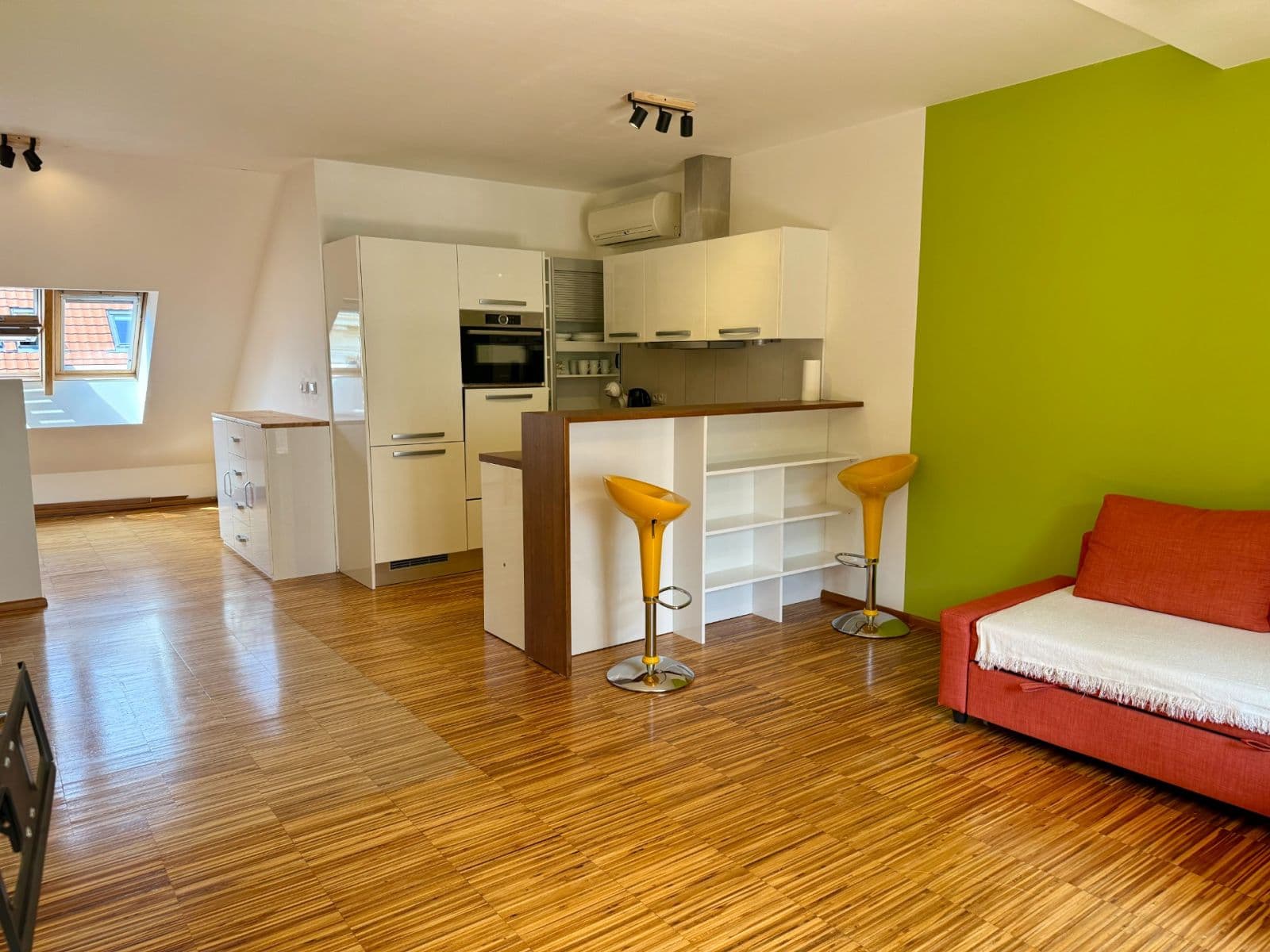 1 bedroom with open-plan kitchen flat to rent, 62 m², Bořivojova, Prague, Prague 1 bedroom with open-plan kitchen flat to rent, 62 m², Bořivojova, Prague, Prague