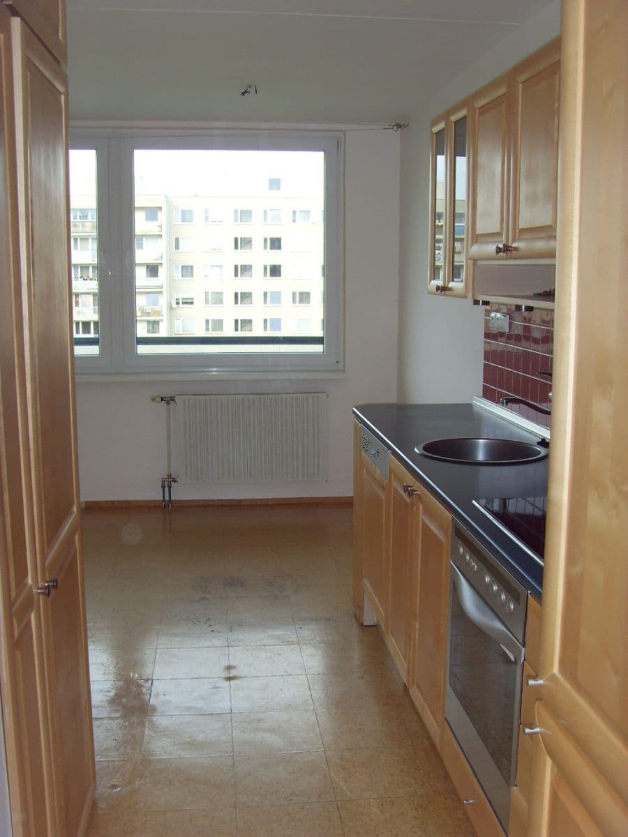 2 bedroom with open-plan kitchen flat to rent, 73 m², Pavrovského, Prague, Prague 2 bedroom with open-plan kitchen flat to rent, 73 m², Pavrovského, Prague, Prague
