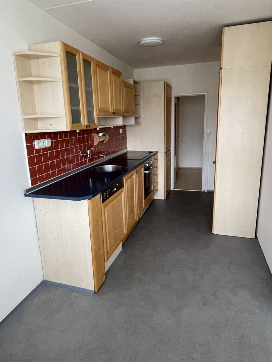 2 bedroom with open-plan kitchen flat to rent, 73 m², Pavrovského, Prague, Prague 2 bedroom with open-plan kitchen flat to rent, 73 m², Pavrovského, Prague, Prague