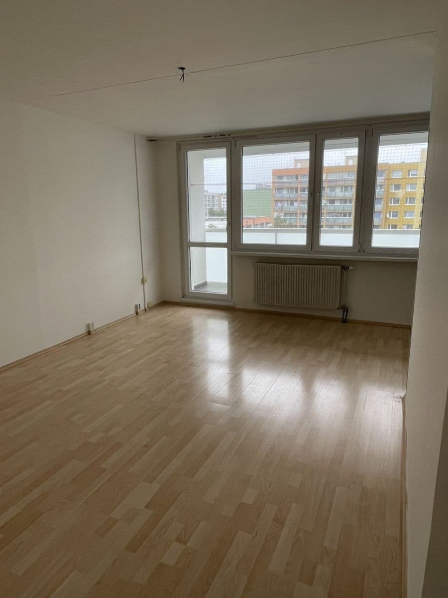 2 bedroom with open-plan kitchen flat to rent, 73 m², Pavrovského, Prague, Prague 2 bedroom with open-plan kitchen flat to rent, 73 m², Pavrovského, Prague, Prague