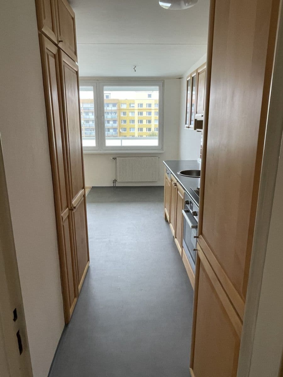 2 bedroom with open-plan kitchen flat to rent, 73 m², Pavrovského, Prague, Prague 2 bedroom with open-plan kitchen flat to rent, 73 m², Pavrovského, Prague, Prague
