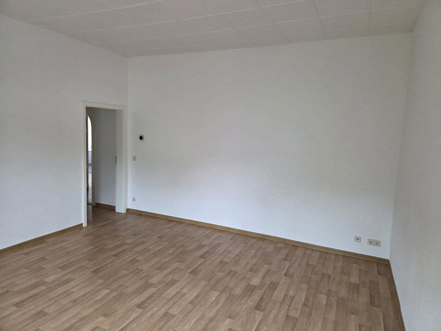 2 bedroom with open-plan kitchen flat to rent, 112 m², Zeitz, Saxony-Anhalt 2 bedroom with open-plan kitchen flat to rent, 112 m², Zeitz, Saxony-Anhalt