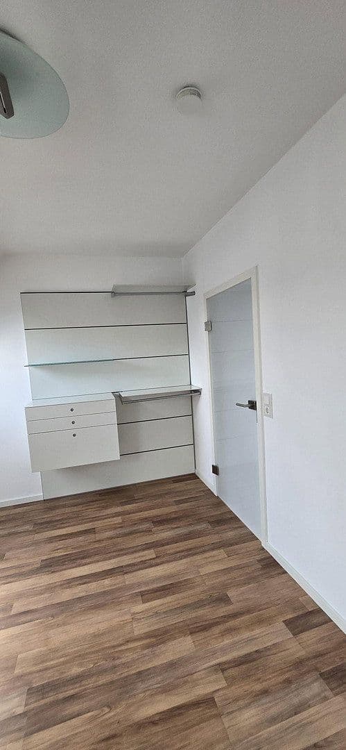 3 bedroom flat to rent, 52 m², Stuttgart, Baden-Württemberg 3 bedroom flat to rent, 52 m², Stuttgart, Baden-Württemberg