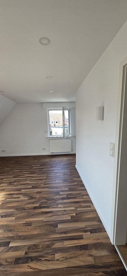 3 bedroom flat to rent, 52 m², Stuttgart, Baden-Württemberg 3 bedroom flat to rent, 52 m², Stuttgart, Baden-Württemberg