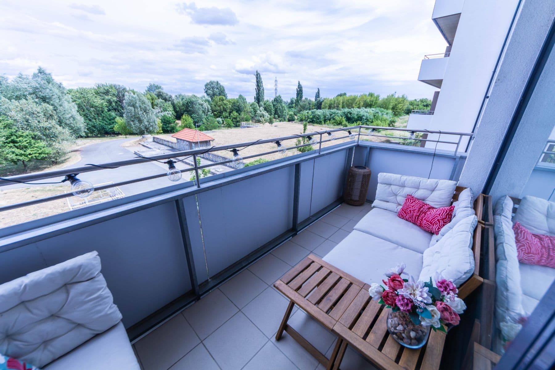 2 bedroom with open-plan kitchen flat to rent, 73 m², Jižní, Brno, Jihomoravský Region 2 bedroom with open-plan kitchen flat to rent, 73 m², Jižní, Brno, Jihomoravský Region