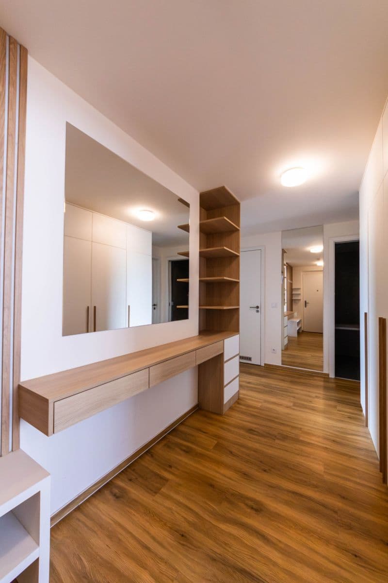 2 bedroom with open-plan kitchen flat to rent, 73 m², Jižní, Brno, Jihomoravský Region 2 bedroom with open-plan kitchen flat to rent, 73 m², Jižní, Brno, Jihomoravský Region