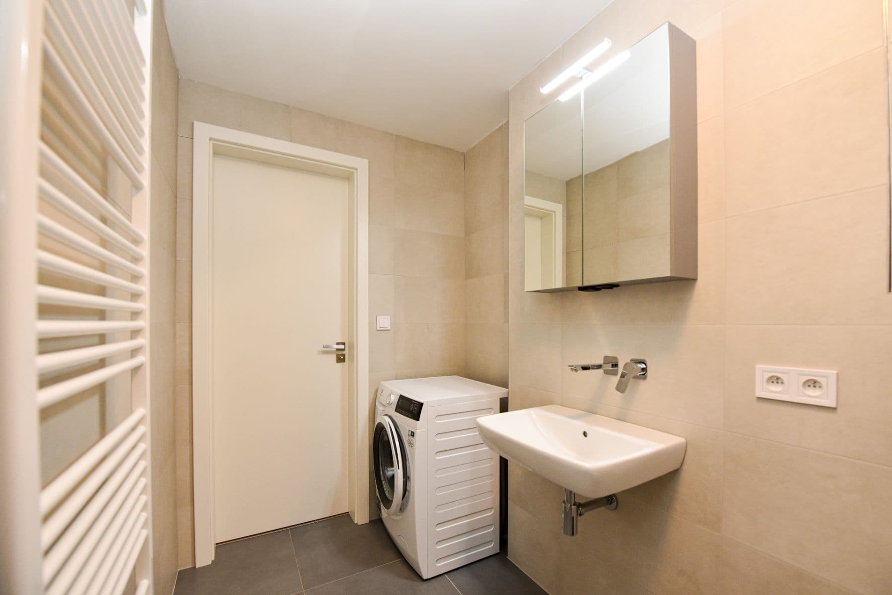 1 bedroom with open-plan kitchen flat to rent, 57 m², Na Parkáně, Beroun, Středočeský Region 1 bedroom with open-plan kitchen flat to rent, 57 m², Na Parkáně, Beroun, Středočeský Region