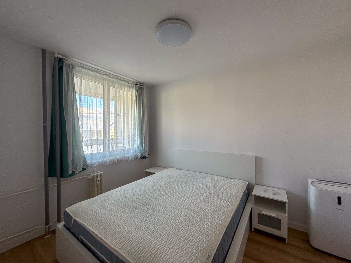 1 bedroom with open-plan kitchen flat to rent, 46 m², Bellušova, Prague, Prague 1 bedroom with open-plan kitchen flat to rent, 46 m², Bellušova, Prague, Prague