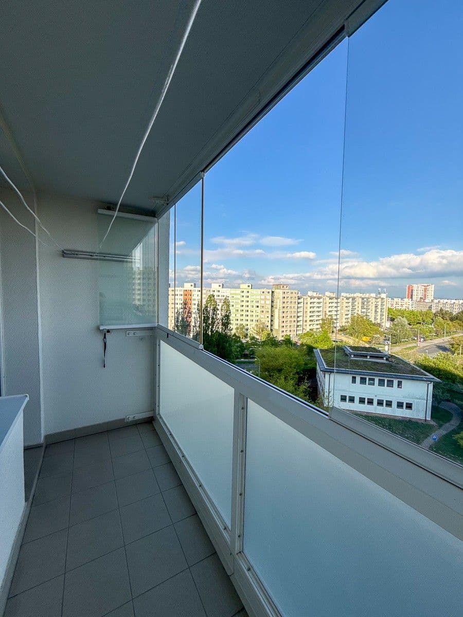 1 bedroom with open-plan kitchen flat to rent, 46 m², Bellušova, Prague, Prague 1 bedroom with open-plan kitchen flat to rent, 46 m², Bellušova, Prague, Prague