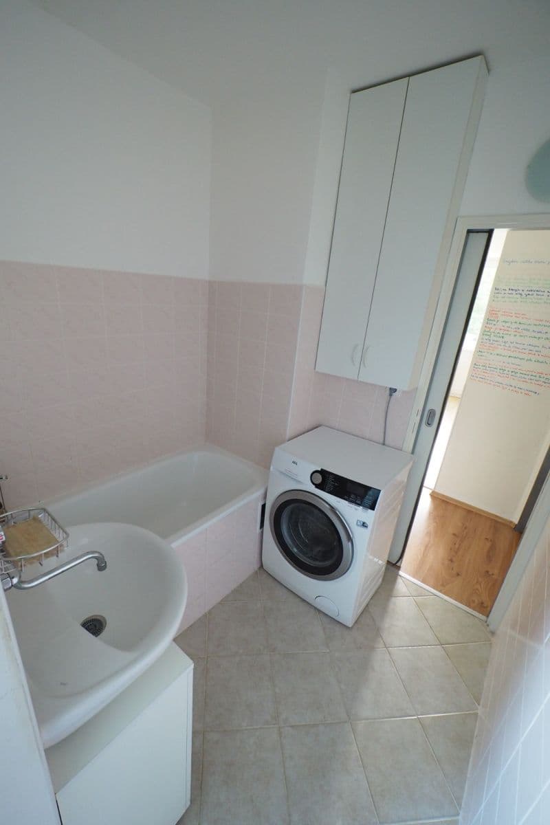 2 bedroom with open-plan kitchen flat to rent, 66 m², Jungmannova, Otrokovice, Zlínský Region 2 bedroom with open-plan kitchen flat to rent, 66 m², Jungmannova, Otrokovice, Zlínský Region