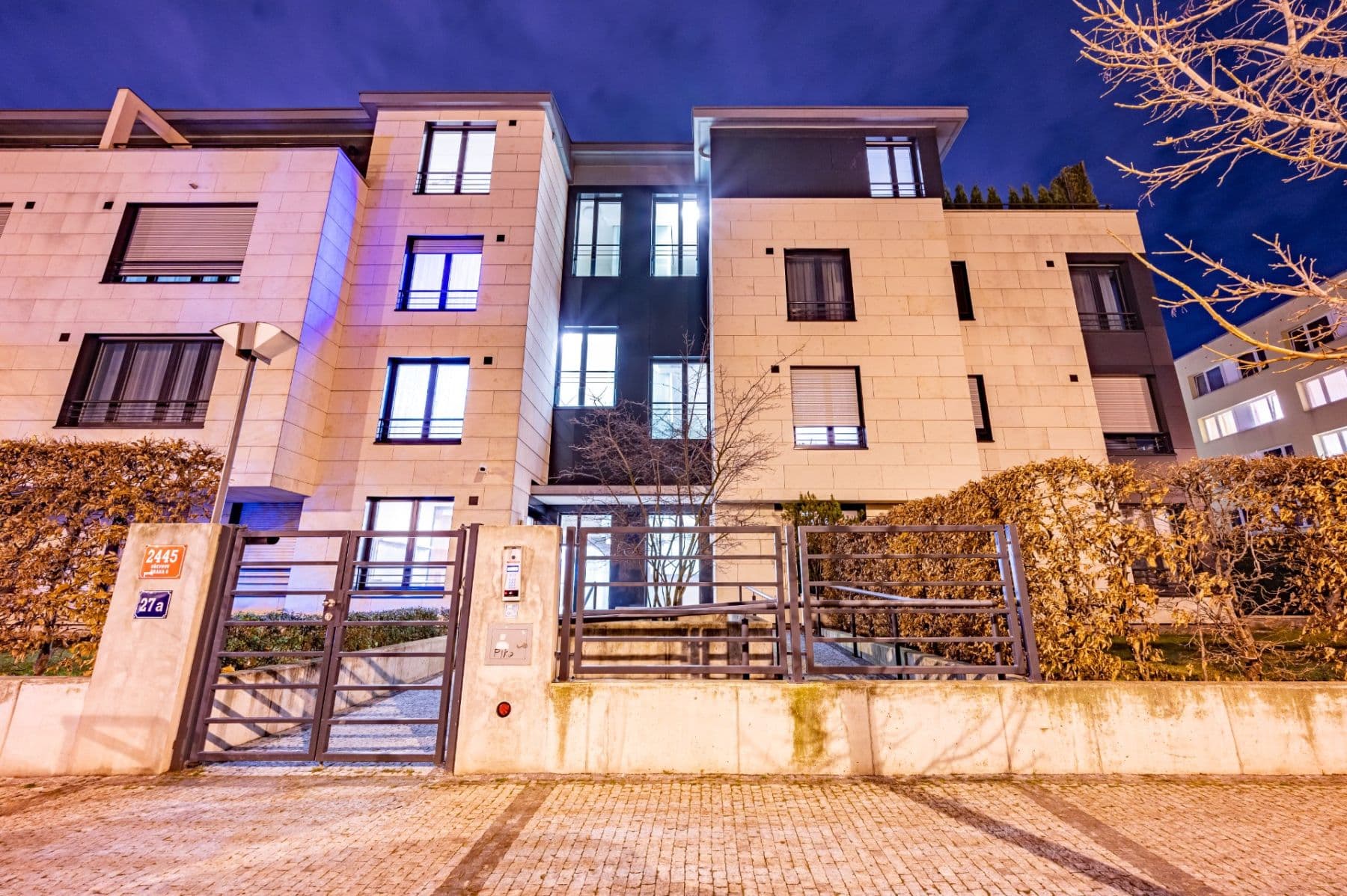 2 bedroom with open-plan kitchen flat to rent, 91 m², Na Petynce, Prague, Prague 2 bedroom with open-plan kitchen flat to rent, 91 m², Na Petynce, Prague, Prague