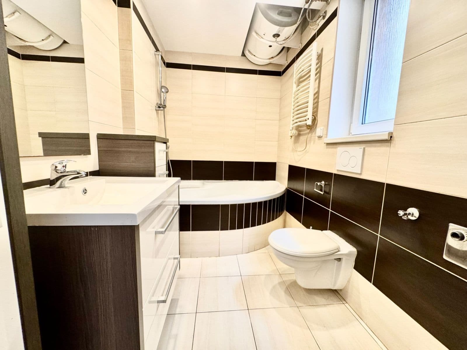 1 bedroom with open-plan kitchen flat to rent, 46 m², Biskupcova, Prague, Prague 1 bedroom with open-plan kitchen flat to rent, 46 m², Biskupcova, Prague, Prague