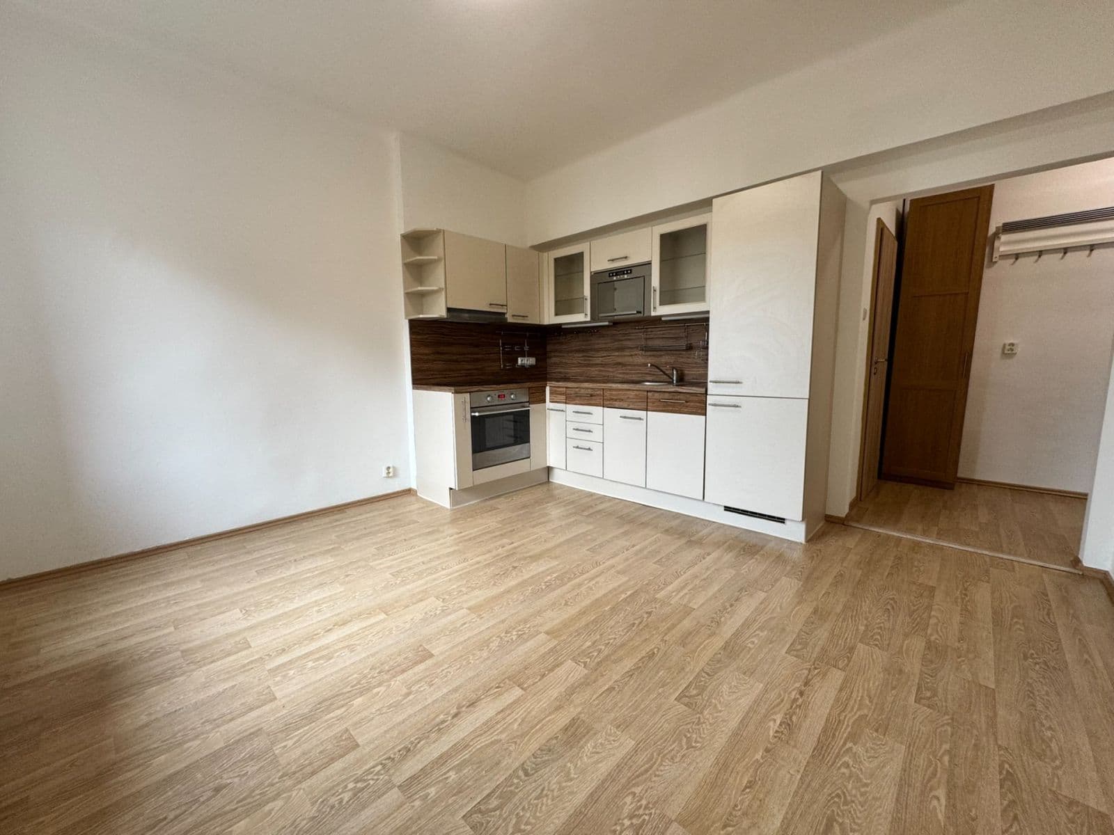 1 bedroom with open-plan kitchen flat to rent, 46 m², Biskupcova, Prague, Prague 1 bedroom with open-plan kitchen flat to rent, 46 m², Biskupcova, Prague, Prague