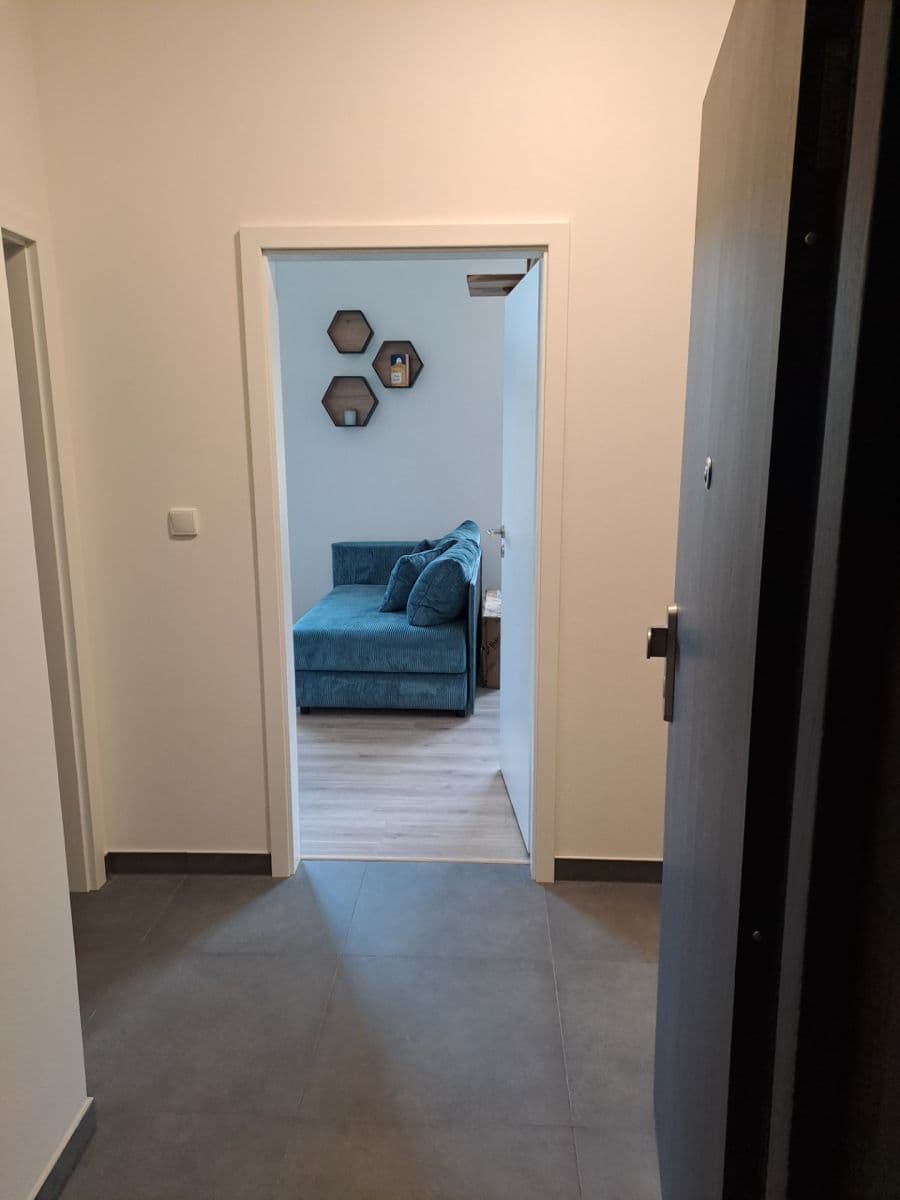 Studio flat to rent, 36 m², S. K. Neumanna, Kralupy nad Vltavou, Středočeský Region Studio flat to rent, 36 m², S. K. Neumanna, Kralupy nad Vltavou, Středočeský Region