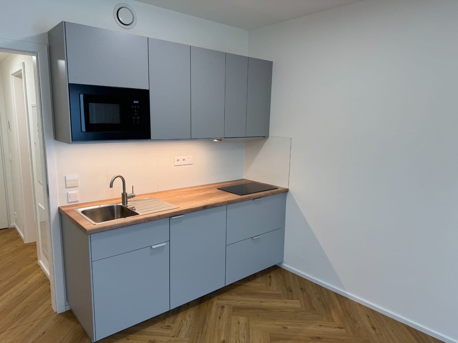 Studio flat to rent, 23 m², Plzeňská, Prague, Prague Studio flat to rent, 23 m², Plzeňská, Prague, Prague
