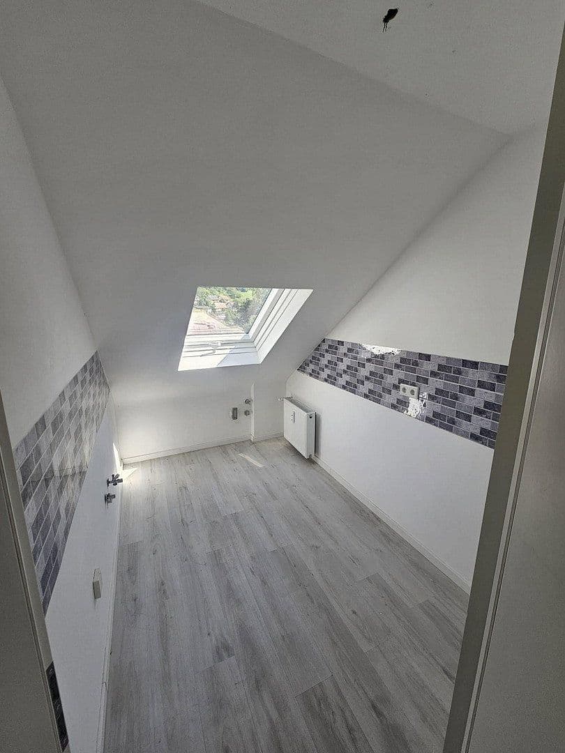 3 bedroom with open-plan kitchen flat to rent, 89 m², Waldstraße 20, Hirschhorn, Hesse 3 bedroom with open-plan kitchen flat to rent, 89 m², Waldstraße 20, Hirschhorn, Hesse