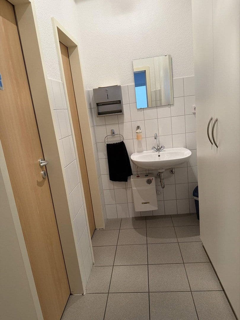 office to rent, 105 m², Hauptstr. 100, Langenfeld (Rheinland), North Rhine-Westphalia office to rent, 105 m², Hauptstr. 100, Langenfeld (Rheinland), North Rhine-Westphalia