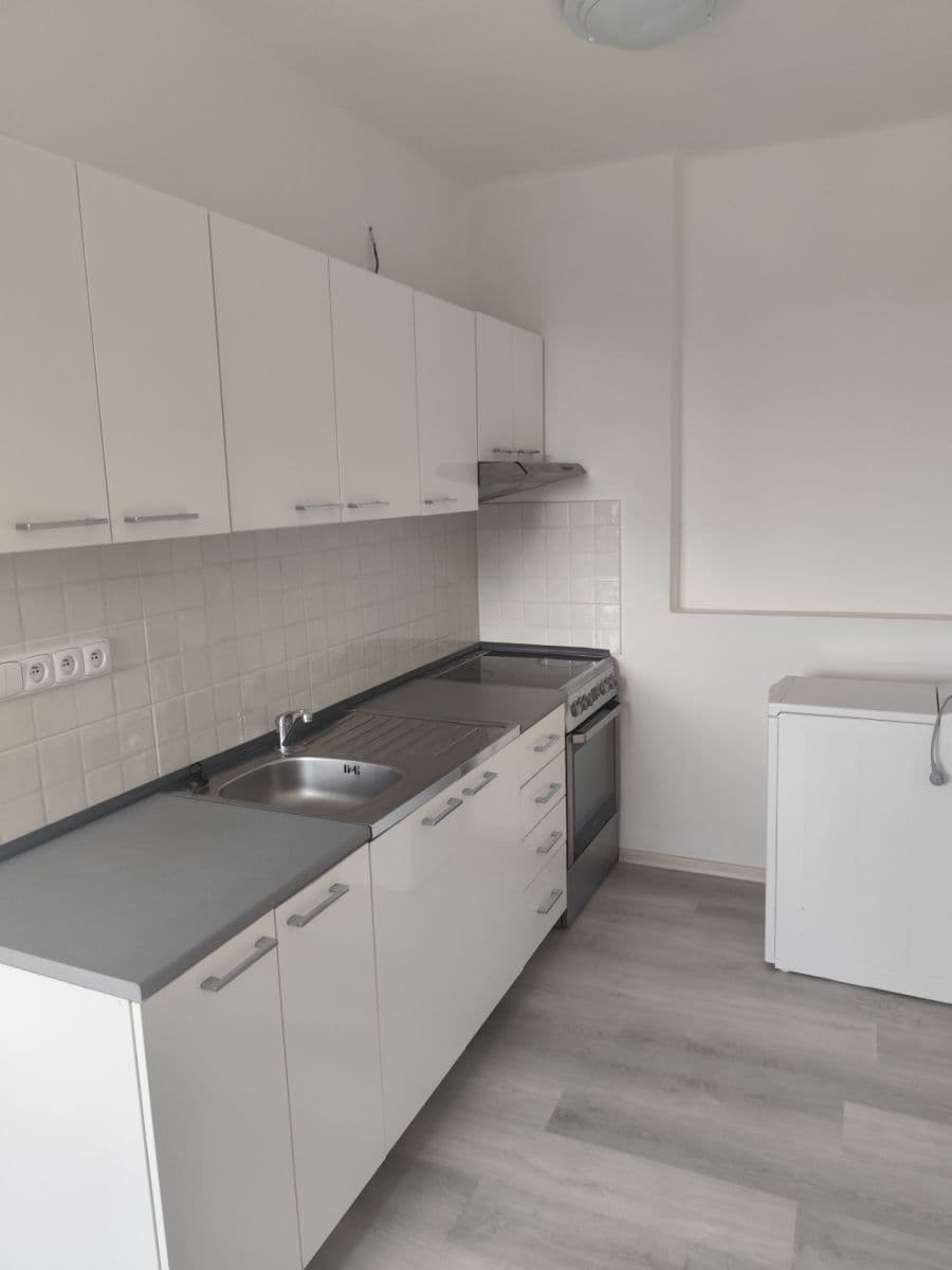 2 bedroom flat to rent, 60 m², Mírové náměstí, Dobříš, Středočeský Region 2 bedroom flat to rent, 60 m², Mírové náměstí, Dobříš, Středočeský Region