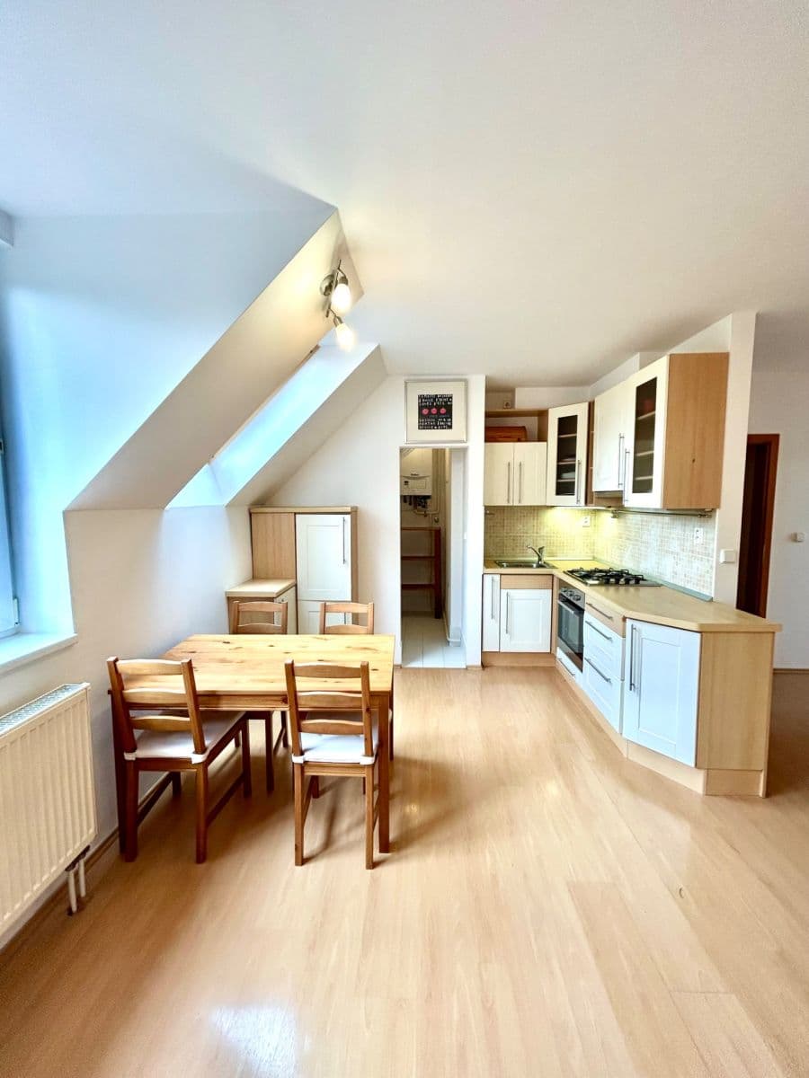 2 bedroom with open-plan kitchen flat for sale, 76 m², Křivoklátská, Prague, Prague 2 bedroom with open-plan kitchen flat for sale, 76 m², Křivoklátská, Prague, Prague