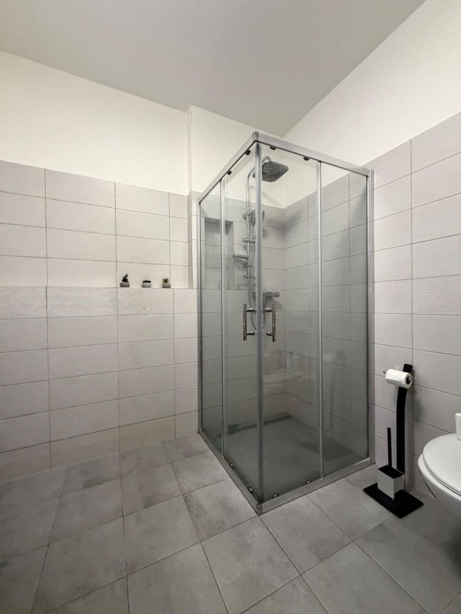 1 bedroom with open-plan kitchen flat to rent, 65 m², Maru Špačkové, Rakovník, Středočeský Region 1 bedroom with open-plan kitchen flat to rent, 65 m², Maru Špačkové, Rakovník, Středočeský Region
