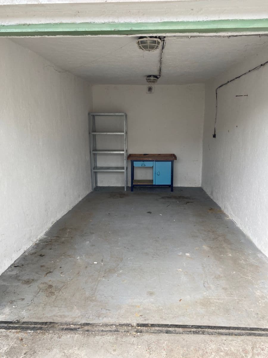 garage to rent, 20 m², Ostrov, Karlovarský Region garage to rent, 20 m², Ostrov, Karlovarský Region
