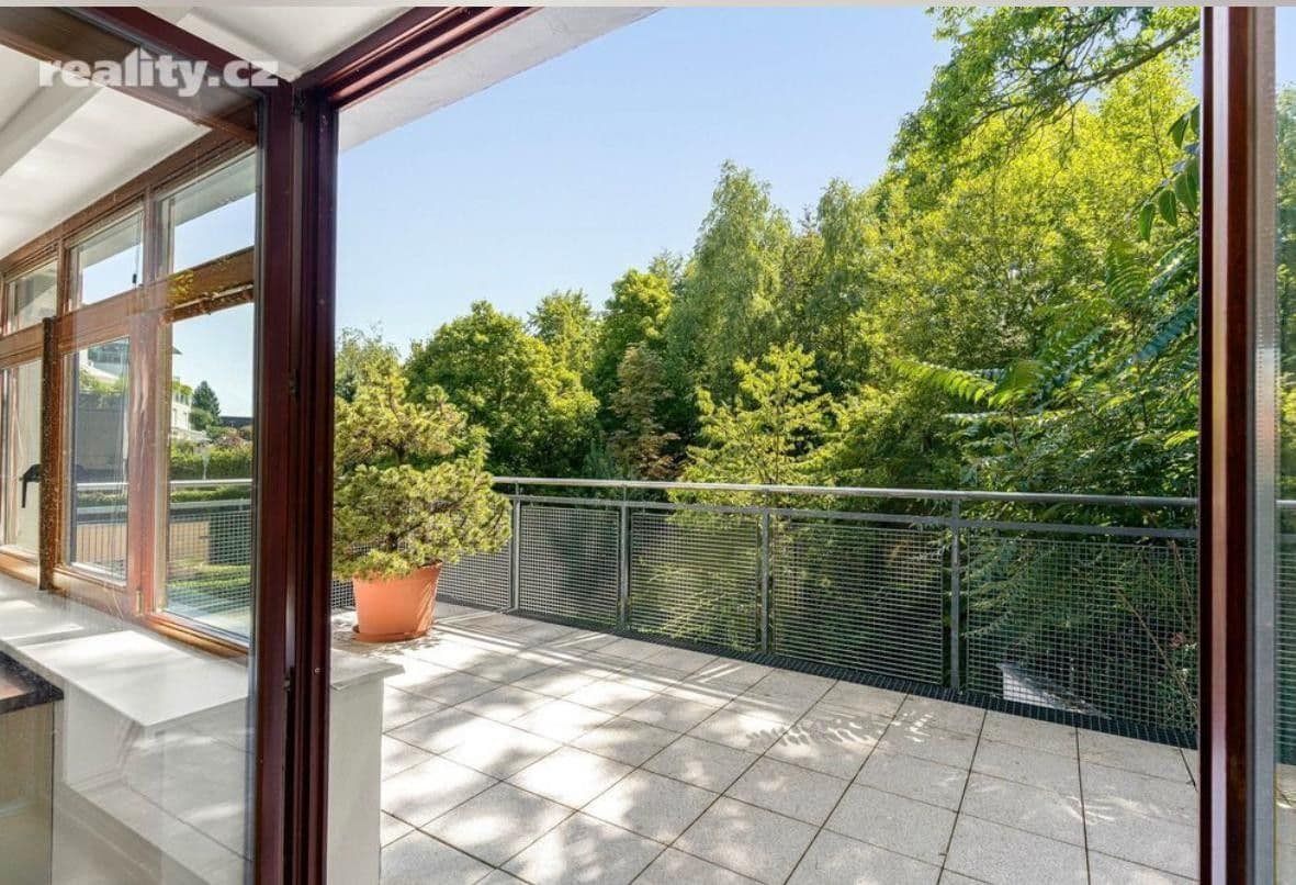 3 bedroom with open-plan kitchen flat for sale, 108 m², Smiřického, Prague, Prague 3 bedroom with open-plan kitchen flat for sale, 108 m², Smiřického, Prague, Prague