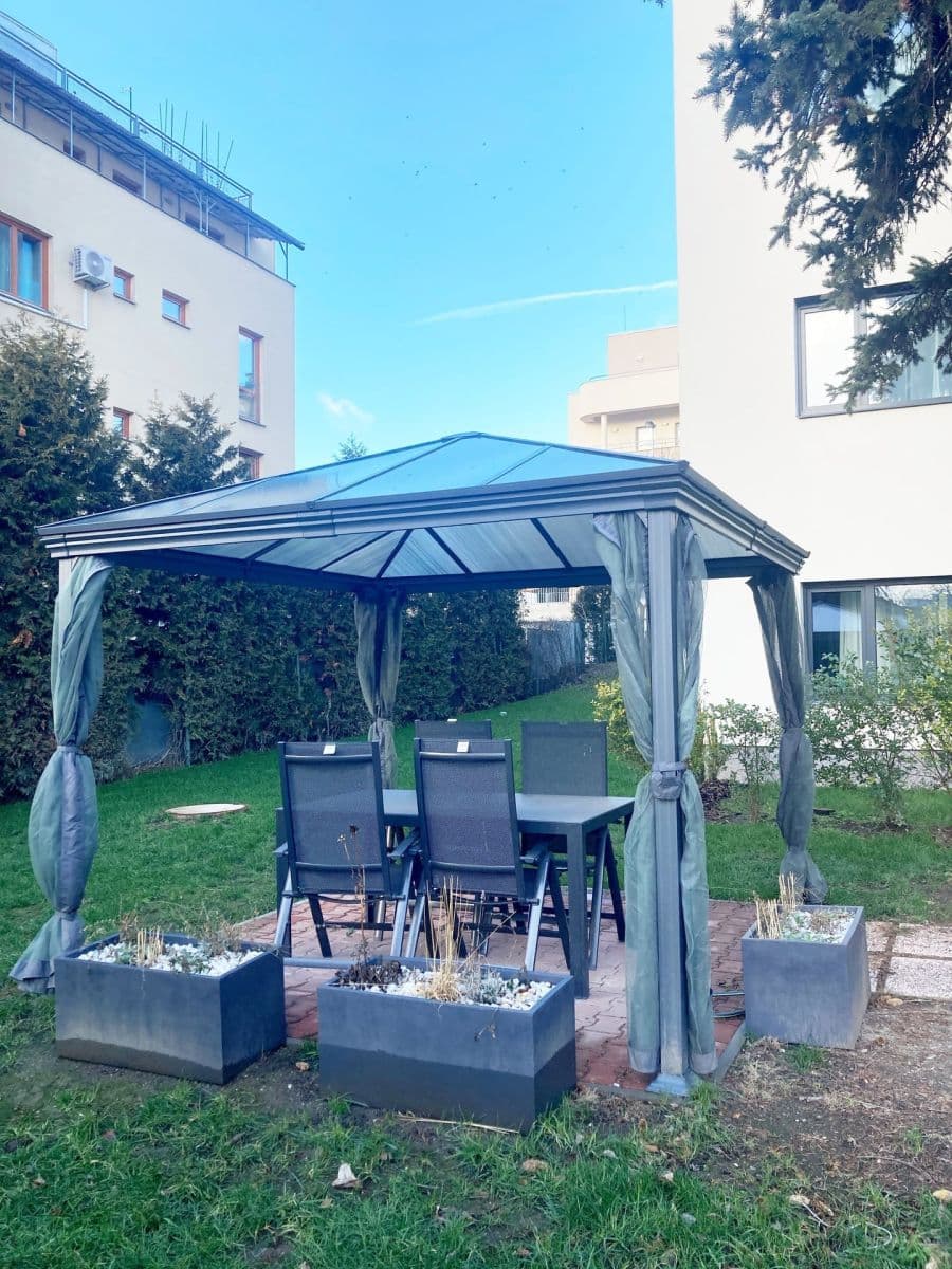 1 bedroom with open-plan kitchen flat to rent, 38 m², Nad Rokoskou, Prague, Prague 1 bedroom with open-plan kitchen flat to rent, 38 m², Nad Rokoskou, Prague, Prague