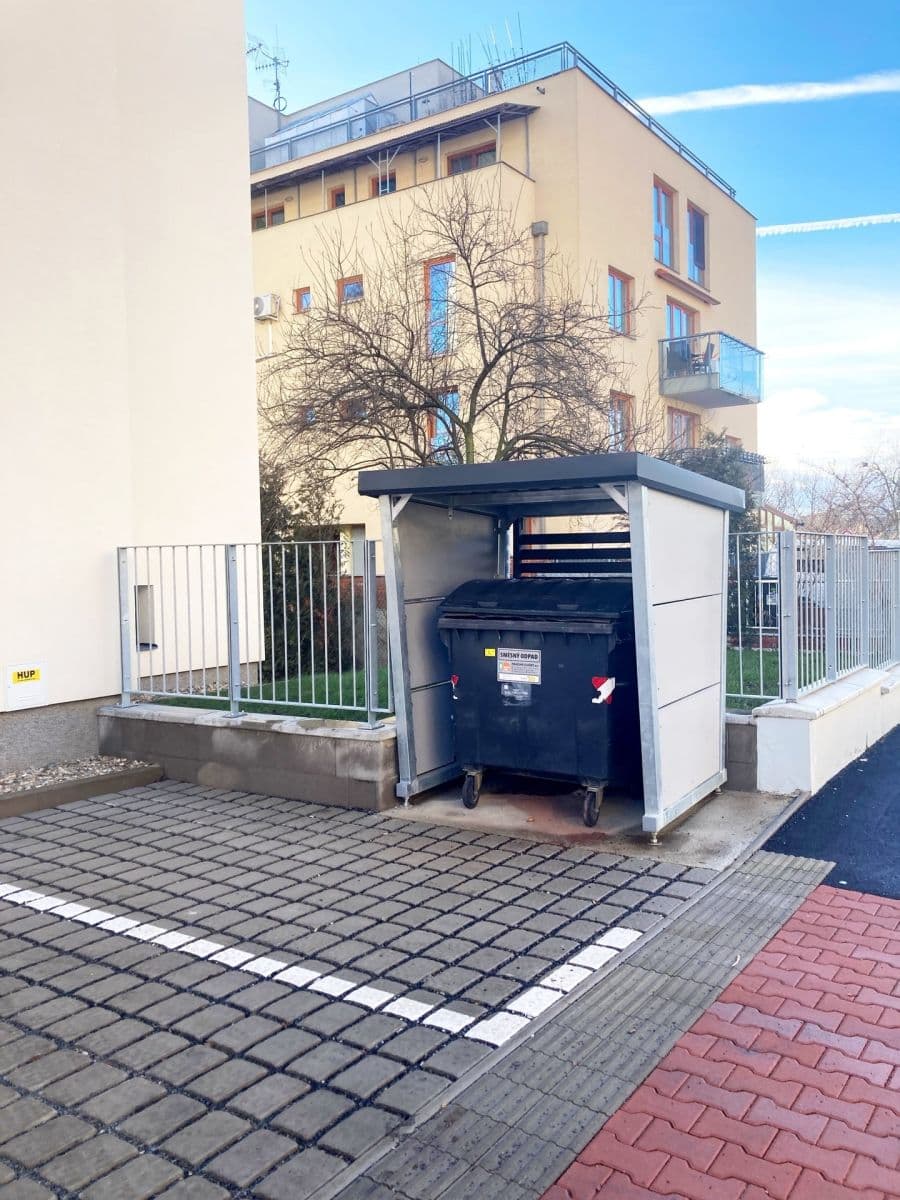 1 bedroom with open-plan kitchen flat to rent, 38 m², Nad Rokoskou, Prague, Prague 1 bedroom with open-plan kitchen flat to rent, 38 m², Nad Rokoskou, Prague, Prague
