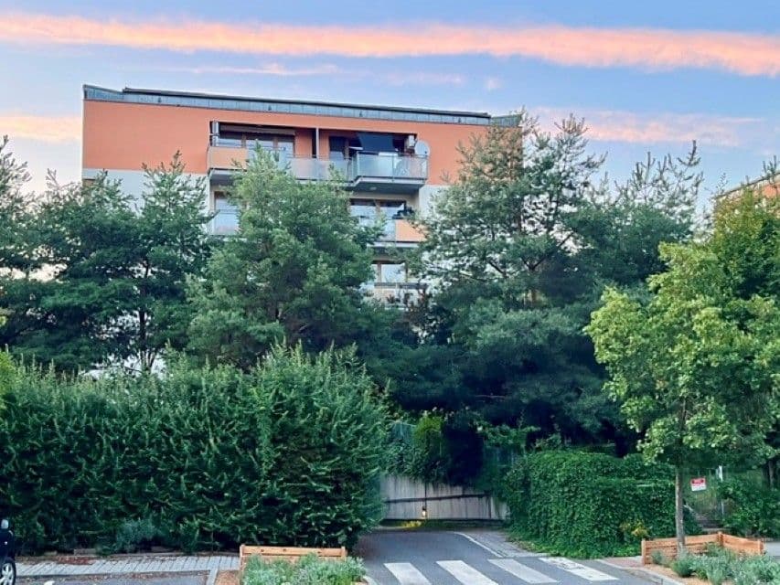 2 bedroom with open-plan kitchen flat to rent, 79 m², Nepelova, Prague, Prague 2 bedroom with open-plan kitchen flat to rent, 79 m², Nepelova, Prague, Prague