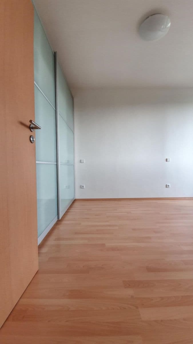 1 bedroom with open-plan kitchen flat to rent, 38 m², Donínská, Prague, Prague 1 bedroom with open-plan kitchen flat to rent, 38 m², Donínská, Prague, Prague