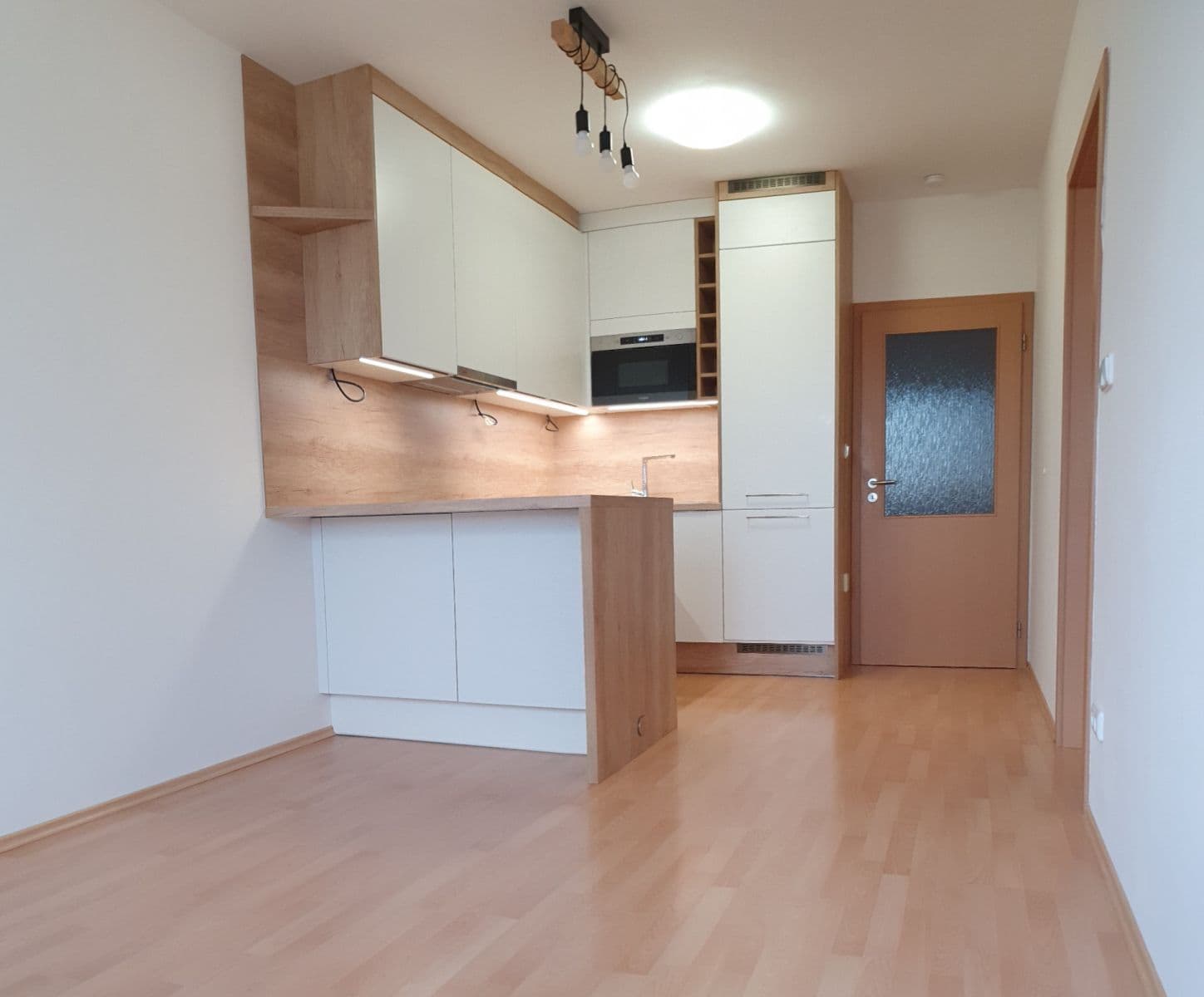 1 bedroom with open-plan kitchen flat to rent, 38 m², Donínská, Prague, Prague 1 bedroom with open-plan kitchen flat to rent, 38 m², Donínská, Prague, Prague