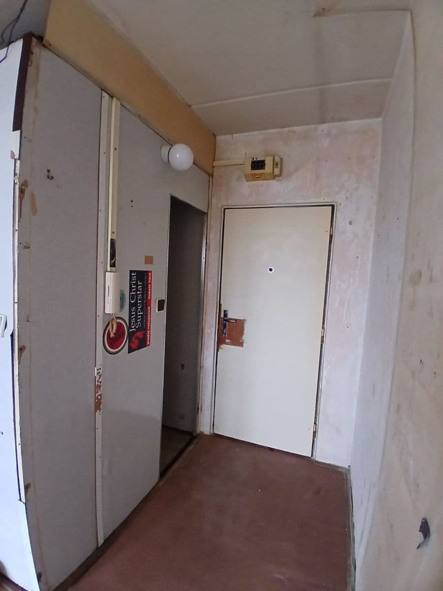 Small studio flat for sale, 20 m², U Porcelánky, Chodov, Karlovarský Region Small studio flat for sale, 20 m², U Porcelánky, Chodov, Karlovarský Region