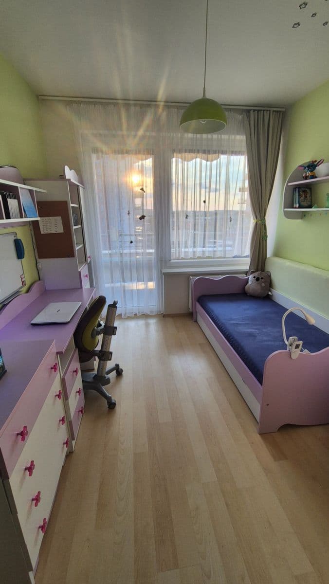 2 bedroom with open-plan kitchen flat to rent, 60 m², Pavla Beneše, Prague, Prague 2 bedroom with open-plan kitchen flat to rent, 60 m², Pavla Beneše, Prague, Prague