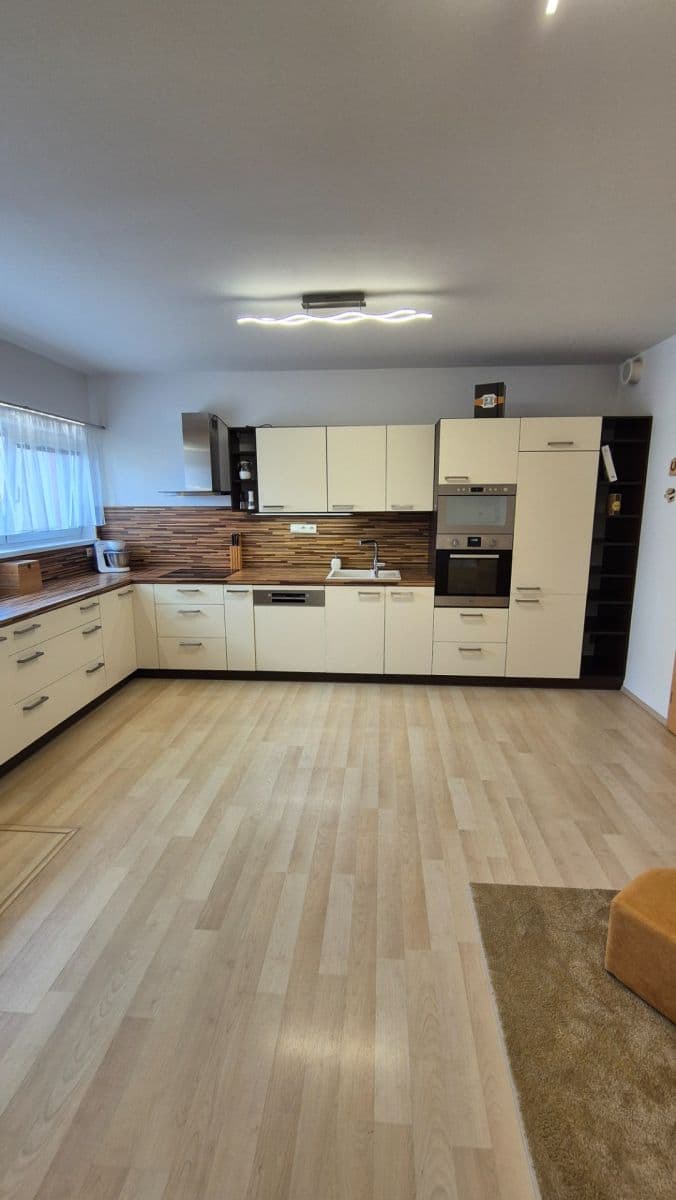 2 bedroom with open-plan kitchen flat to rent, 60 m², Pavla Beneše, Prague, Prague 2 bedroom with open-plan kitchen flat to rent, 60 m², Pavla Beneše, Prague, Prague