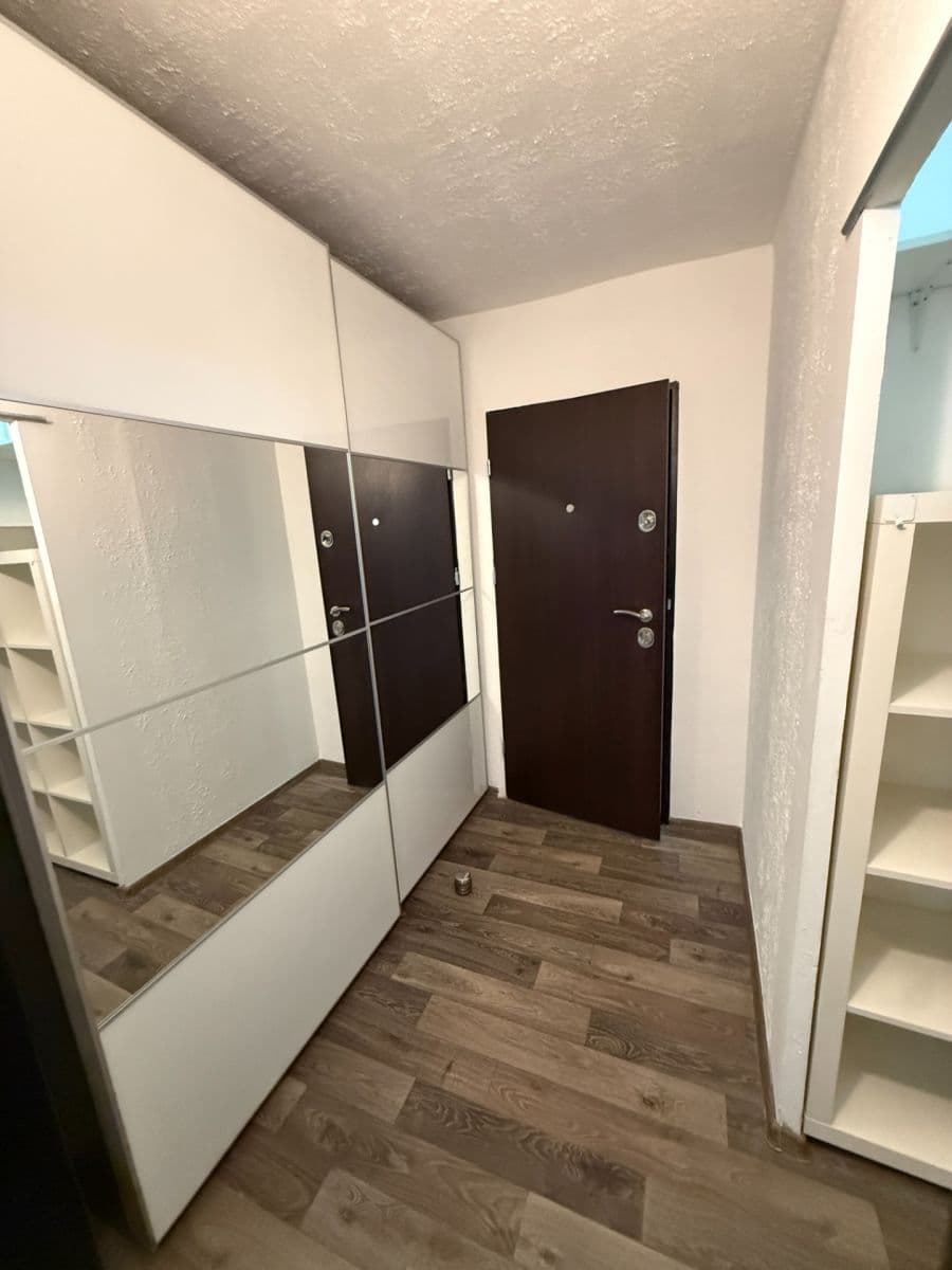 3 bedroom with open-plan kitchen flat to rent, 92 m², Augustinova, Prague, Prague 3 bedroom with open-plan kitchen flat to rent, 92 m², Augustinova, Prague, Prague