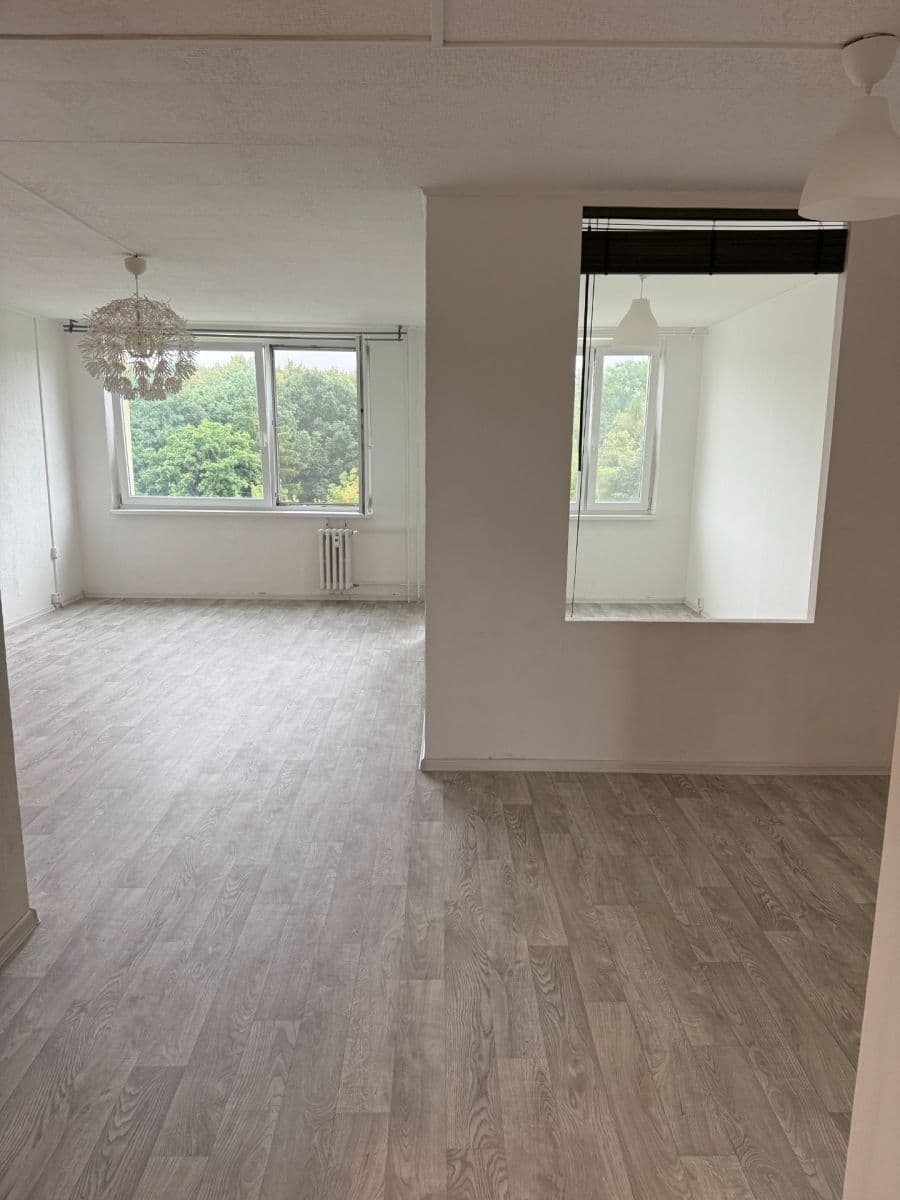 3 bedroom with open-plan kitchen flat to rent, 92 m², Augustinova, Prague, Prague 3 bedroom with open-plan kitchen flat to rent, 92 m², Augustinova, Prague, Prague