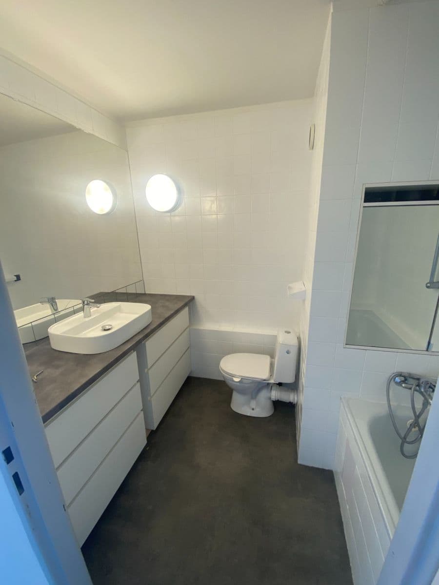 3 bedroom with open-plan kitchen flat to rent, 92 m², Augustinova, Prague, Prague 3 bedroom with open-plan kitchen flat to rent, 92 m², Augustinova, Prague, Prague