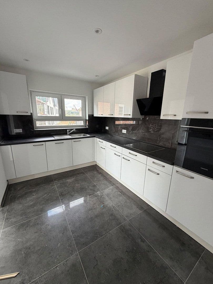 5 bedroom flat to rent, 142 m², Rodenbach, Hesse 5 bedroom flat to rent, 142 m², Rodenbach, Hesse