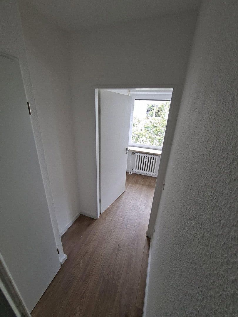 1 bedroom flat to rent, 30 m², Hauptstr. 48, Solingen, North Rhine-Westphalia 1 bedroom flat to rent, 30 m², Hauptstr. 48, Solingen, North Rhine-Westphalia