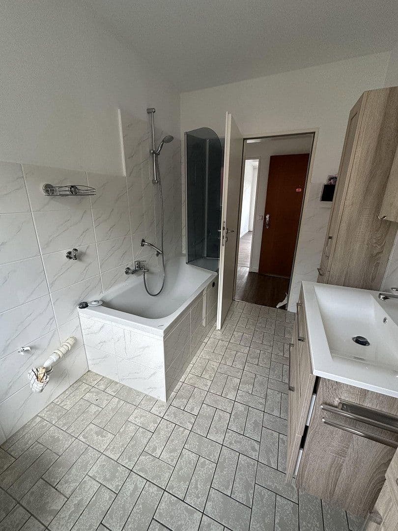 1 bedroom with open-plan kitchen flat to rent, 72 m², Im kleinen Weinberg, Ortenberg, Hesse 1 bedroom with open-plan kitchen flat to rent, 72 m², Im kleinen Weinberg, Ortenberg, Hesse