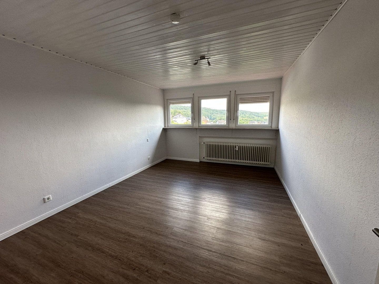 1 bedroom with open-plan kitchen flat to rent, 72 m², Im kleinen Weinberg, Ortenberg, Hesse 1 bedroom with open-plan kitchen flat to rent, 72 m², Im kleinen Weinberg, Ortenberg, Hesse