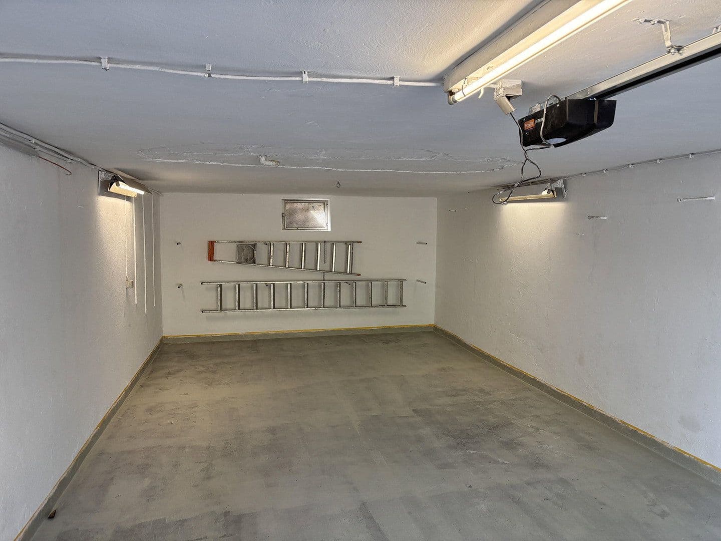 garage to rent, 0 m², Schöneck, Hesse garage to rent, 0 m², Schöneck, Hesse